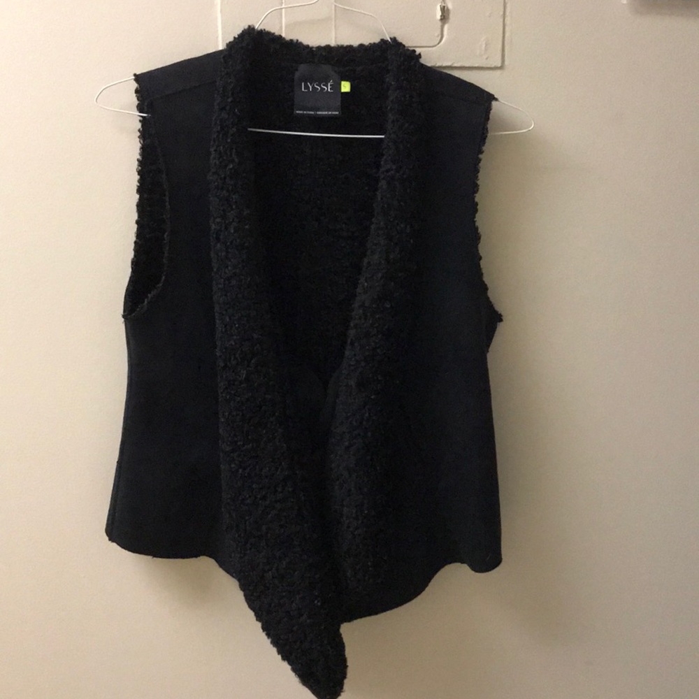 Lyssé S black sleeveless vest